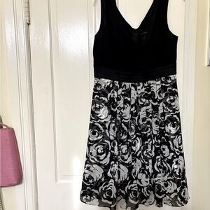 White House black market. Worn one time. In perfect condition